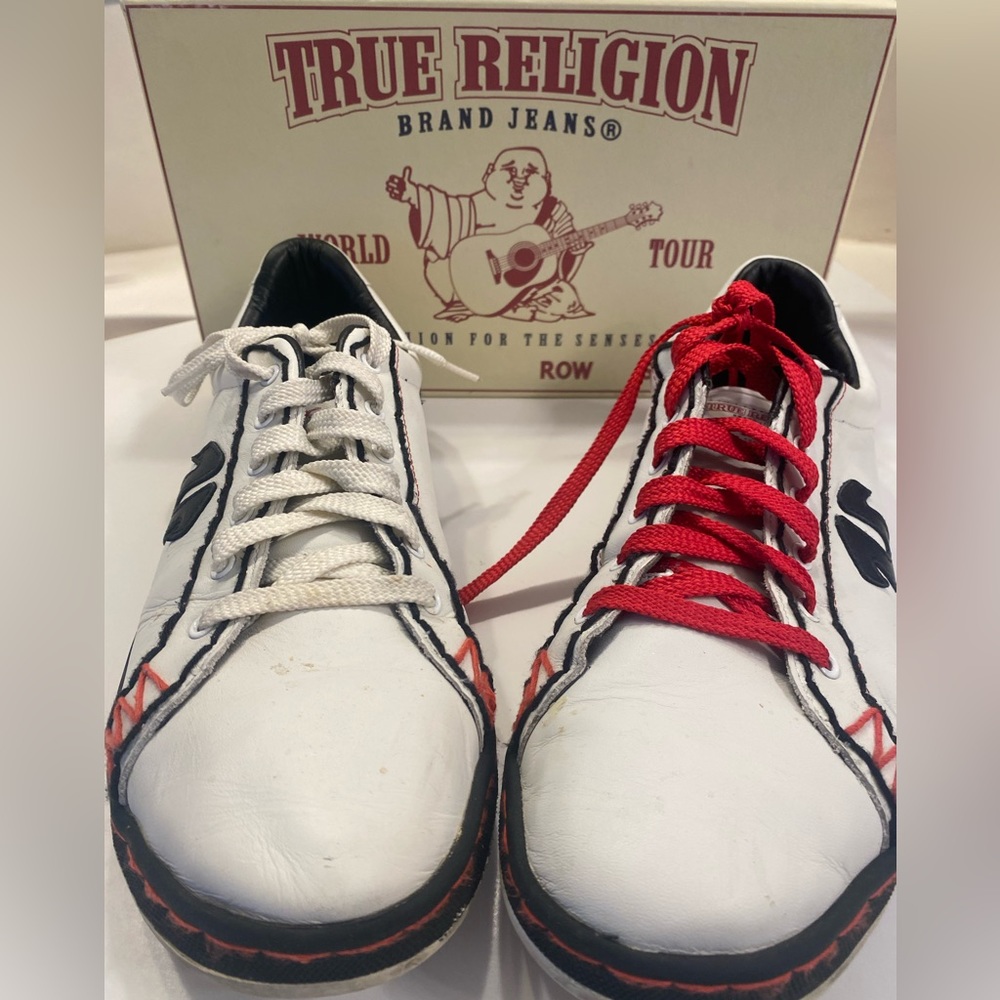 TRUE RELIGION TENNIS SHOES